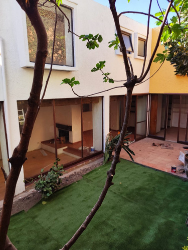 Renta Casa En Coyoacan Con Jardín En Barrio San Lucas 