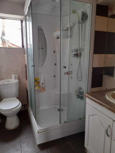 Amplia Casa 215 M2,10 Dormitorios Uso Cpmerci (86807)