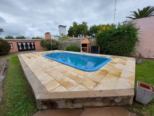 Hermosa Casa Con 4 Habitaciones + Pileta + Quincho