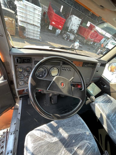 Kenworth T300 Chasis Cabina Naranja