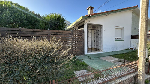Se Vende Casa De 2 Dormitorios En Barrio Cerro