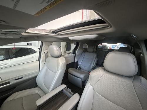Toyota Sienna 3.5 Limited At