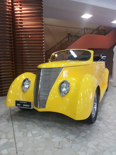 Ford 1937 Coupe (réplica)
