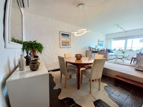 Imagen 7 de 13 de Oportunidad En Venta En Primera Linea Al Mar. Reciclado. Un Dormitorio Y Medio. - Punta Del Este Brava
