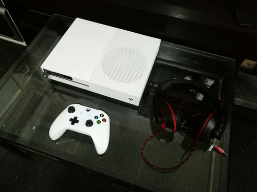 Xbox One S 500gb + 4 Juegos Digitales + Joystick + ,auris