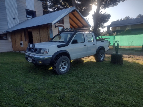 Nissan Pick-Up 3.2 Dx 4x4 D/cab D