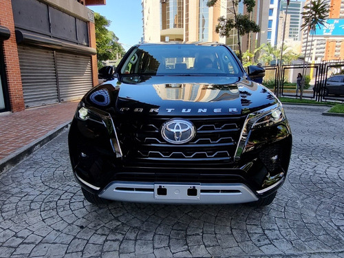 Imagen 2 de 9 de Toyota Fortuner 2022