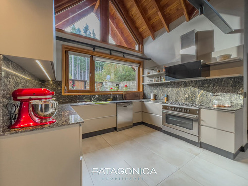 Venta- Unica E Impactante, Casa 5 Amb, Costa De Lago C/amenities, Villa La Angostura