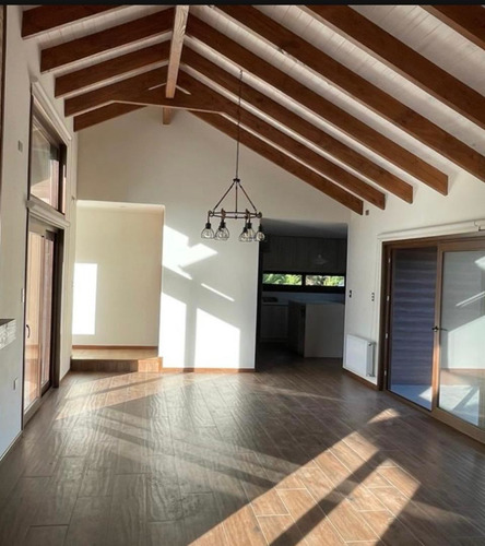 Casa En Venta De 5 Dorm. En Condominio Canto Del Estero