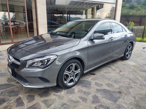 Imagen 4 de 15 de Mercedes Benz Cla 200 Sport Ventana Panorámica 2019