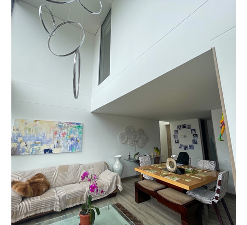 Se Vende Espectacular Apartamento Duplex En Pasadena