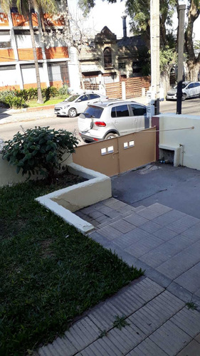 Imagen 1 de 12 de Oferta! Casa En Una Planta Muy Soleada Con Garaje Av Burgues