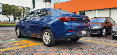 Imagen 5 de 11 de Chevrolet Onix 1.0t Ls Estandar Azul 2021