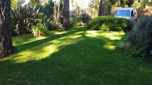 Casa Bosque Peralta Ramos Mar Del Plata Cabañas Atahualpa Playas Del Sur ,cerca De Chapadmalal Con Deck Y Parrilla, Salamandra Y Parque Con Juego De Sillas Y Mesas.