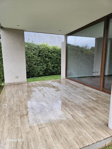 Fantástica Casa En Exclusivo Condominio Valle Escondido.