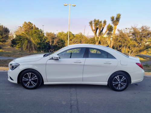 Mercedes-Benz Clase CLA 1.6 180 CGI aut.
