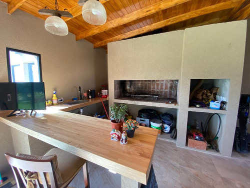 Casa En Venta De 3 Dormitorios Con Pileta En Roldan - Acequias Del Aire
