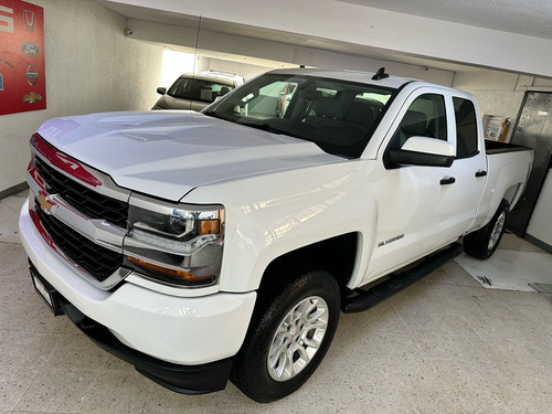 Chevrolet Silverado 5.4 2500 Doble Cabina Ls 4x2 At