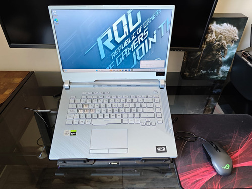 Laptop Gamer Asus Modelo Strix G512l1 En Excelentes Condic Plateado (Usado)