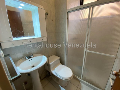 Erika Armeya Vende, Apartamento En La Urbanizacion Del Este De Barquisimeto. Flex: 25-18802