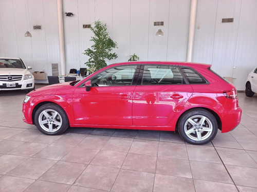 Imagen 5 de 11 de Audi A3 1.4 Sportback S-tronic