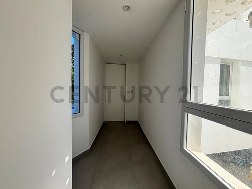 23 Y 50. Departamento En Venta A Estrenas 2 Dormitorios , La Plata Parque San Martin.-