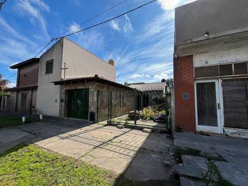 Venta De Casa En Villa Elvira, La Plata