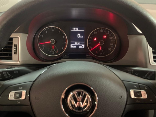 Imagem 3 de 8 de Volkswagen Fox 2018 1.6 Comfortline Total Flex 5p