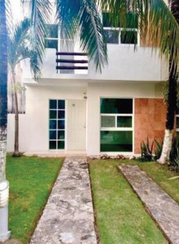 Remato Casa En Playa Del Carmen, Cerrada Los Corales!!! 204