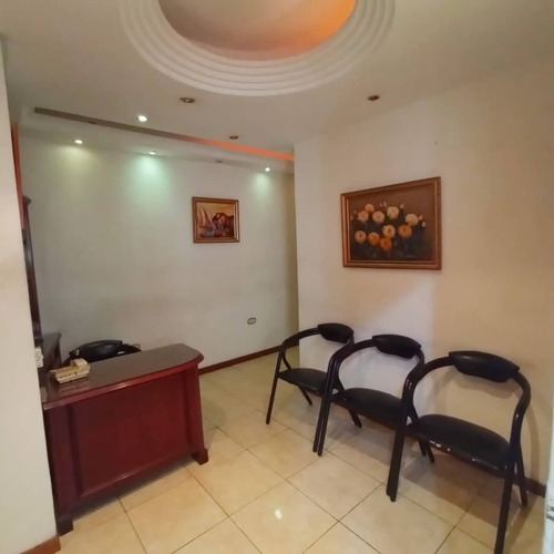 Imagen 2 de 5 de Se Alquilan 2 Cubiculos Altamira 20m2 Y 16m2