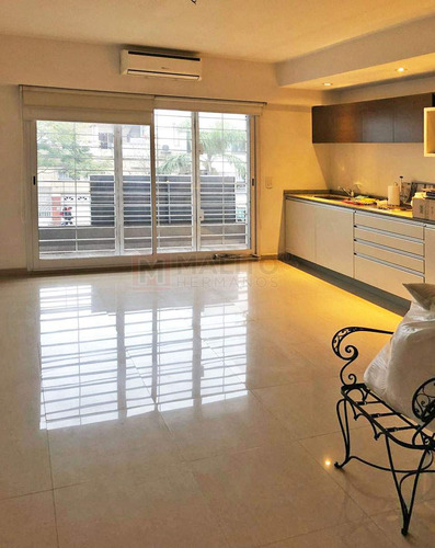 Venta Departamento Mono Ambiente Con Balcon En Flores