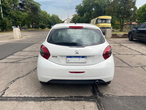Peugeot 208 1.6 Active