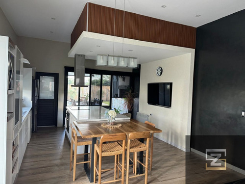 Venta Casa 3 Dormitorios Lagos De Canning Con Cochera
