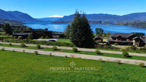 Sitio Con Increible Vista A Panguipulli Y Volcan C...