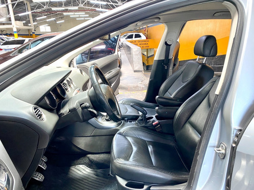 Imagen 14 de 24 de Peugeot 308 2.0 Feline 143cv