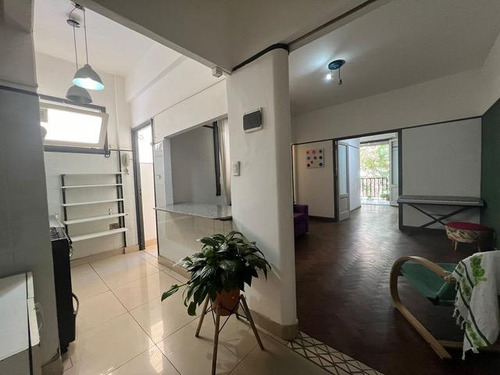 Departamento 3 Amb, Al Frente Con Balcon, En Venta, En Caballito.