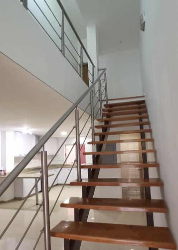 Townhouse En Alquiler El Castaño