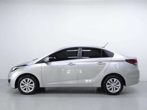 Imagem 3 de 10 de Hyundai Hb20s Comfort Plus 1.6 16v Flex Aut.