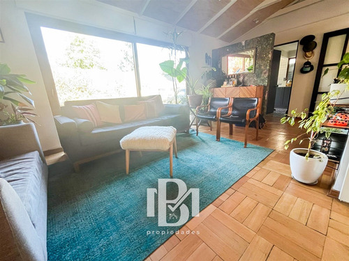 Casa En Venta De 4 Dorm. En Lo Barnechea