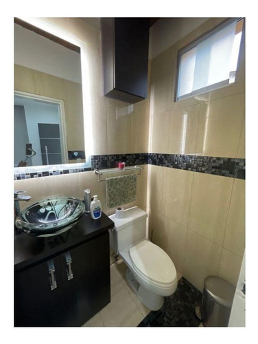 Venta Excelente Casa En La Lagunita Con Terreno Adicional. Cerca Loma Linda. Yy
