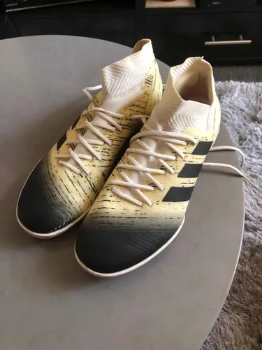 Tacos cheap nemeziz negros