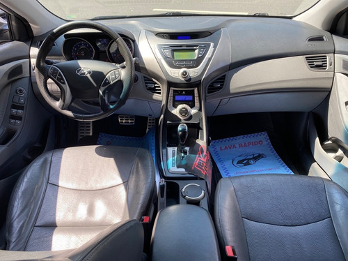 Imagem 7 de 12 de Hyundai Elantra 1.8 Gls 16v 2012