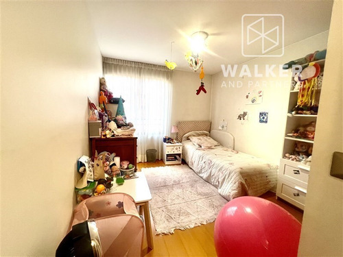 Departamento En Arriendo De 5 Dorm. En Las Condes