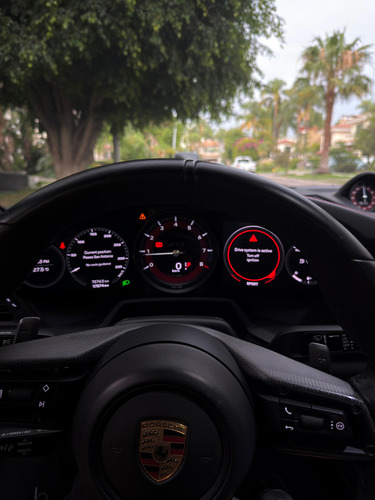 Porsche 911 3.0 Carrera 4 GTS