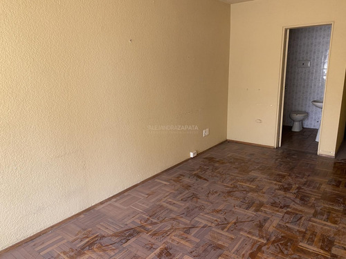 Venta Con Renta Gran Oficina En El Centro Plaza Independencia