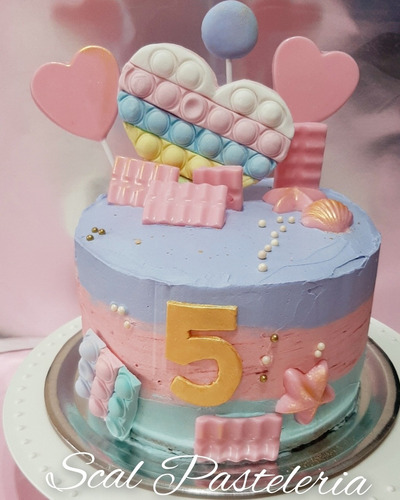 Tortas Altas Drip Cake Temáticas Barbie Personalizadas