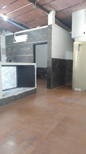 Se Alquila Local Comercial En La Cedeño, Carmen N.