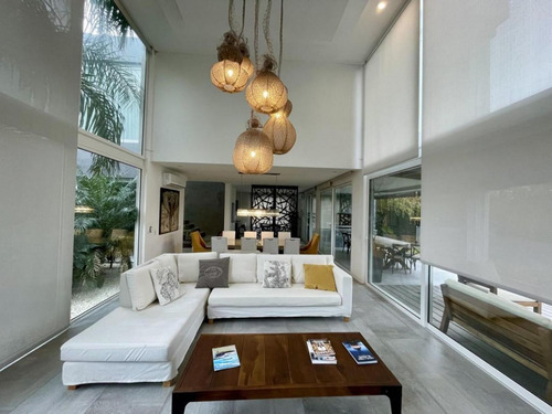 Casa En El Yacht