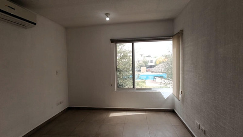 Casa En Venta En Dream Lagoons, Apodaca | 3 Recámaras, Alberca, Gimnasio Y Lago Artificial