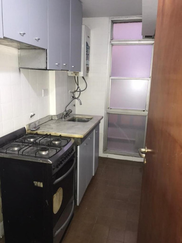 Imagen 4 de 8 de Venta Departamento De 2 Dormitorios Y Medio En Barrio Nueva Córdoba.